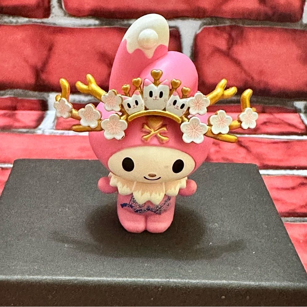 Tokidoki Unicorn X Hello Kitty My Melody figure vinyl
